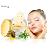 Mini Mascarillas Oro con Colágeno para hidratar y rejuvenecer el contorno de tus ojos antes de dormir.